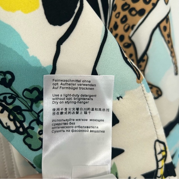 Marc Cain Cartoon Print Blazer Sz 8 Deep Sea - Picture 12 of 16